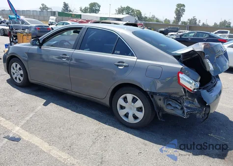 2010 Toyota Camry Le/Se/Xle z USA, uszkodzony, nr VIN 4T4BF3EKXAR024935